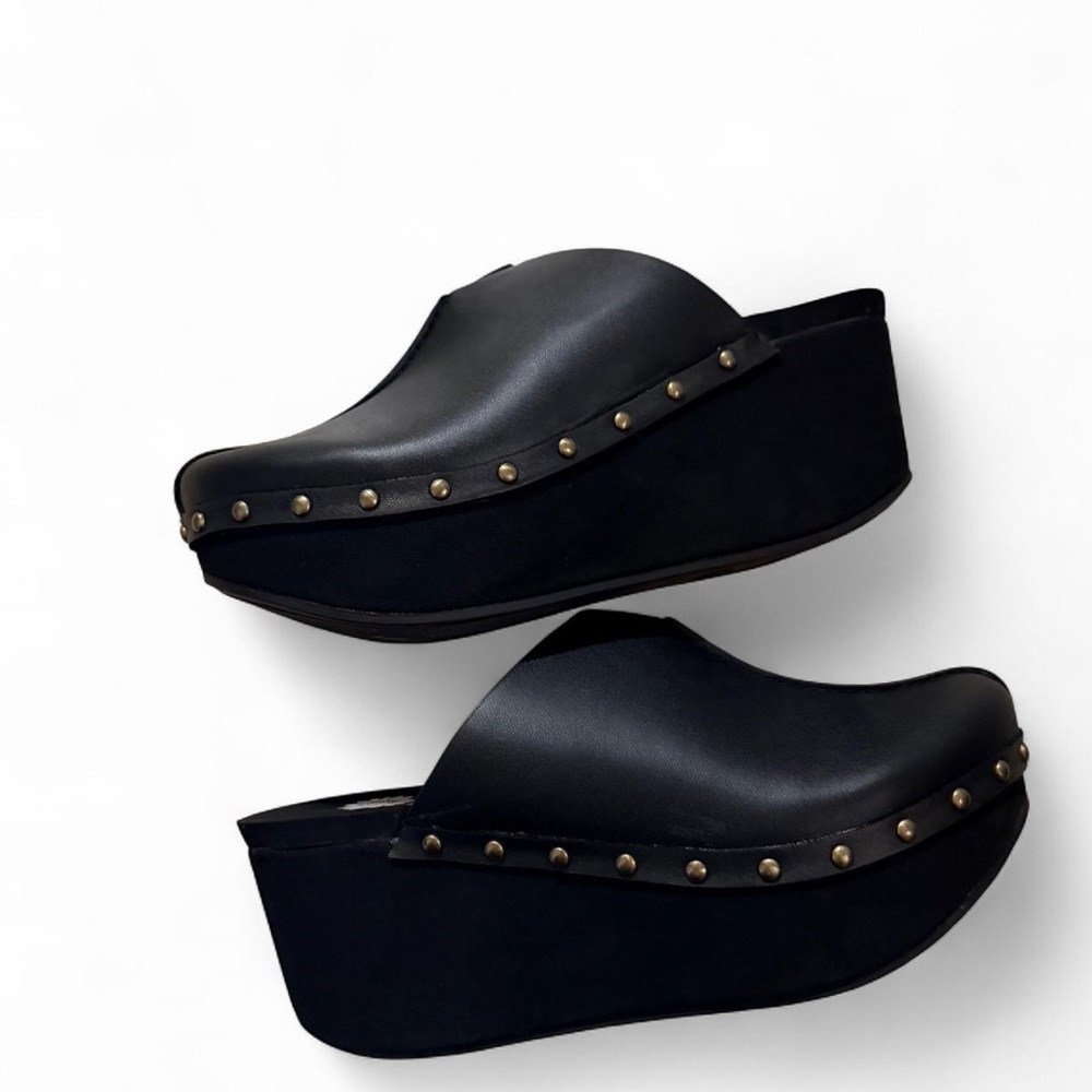New yellowbox Black Studded Platform Clogs